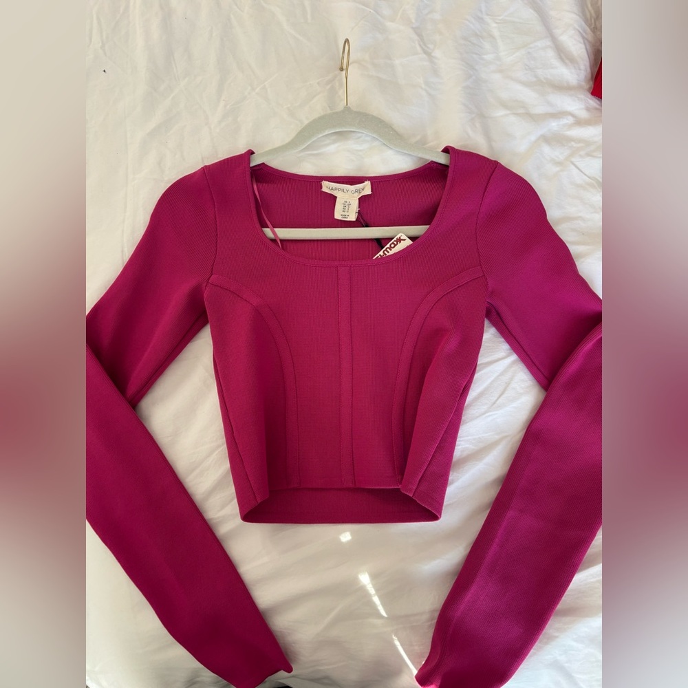 Cropped pink shirt
